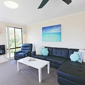 https://capri-apartments-merimbula.hotelsbyronbayaustralia.com